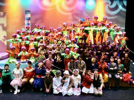 Cast photo Willy Wonka JR costume rental
